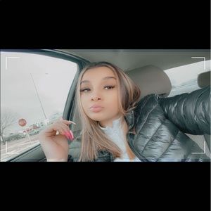 Meet your Posher, Alexia